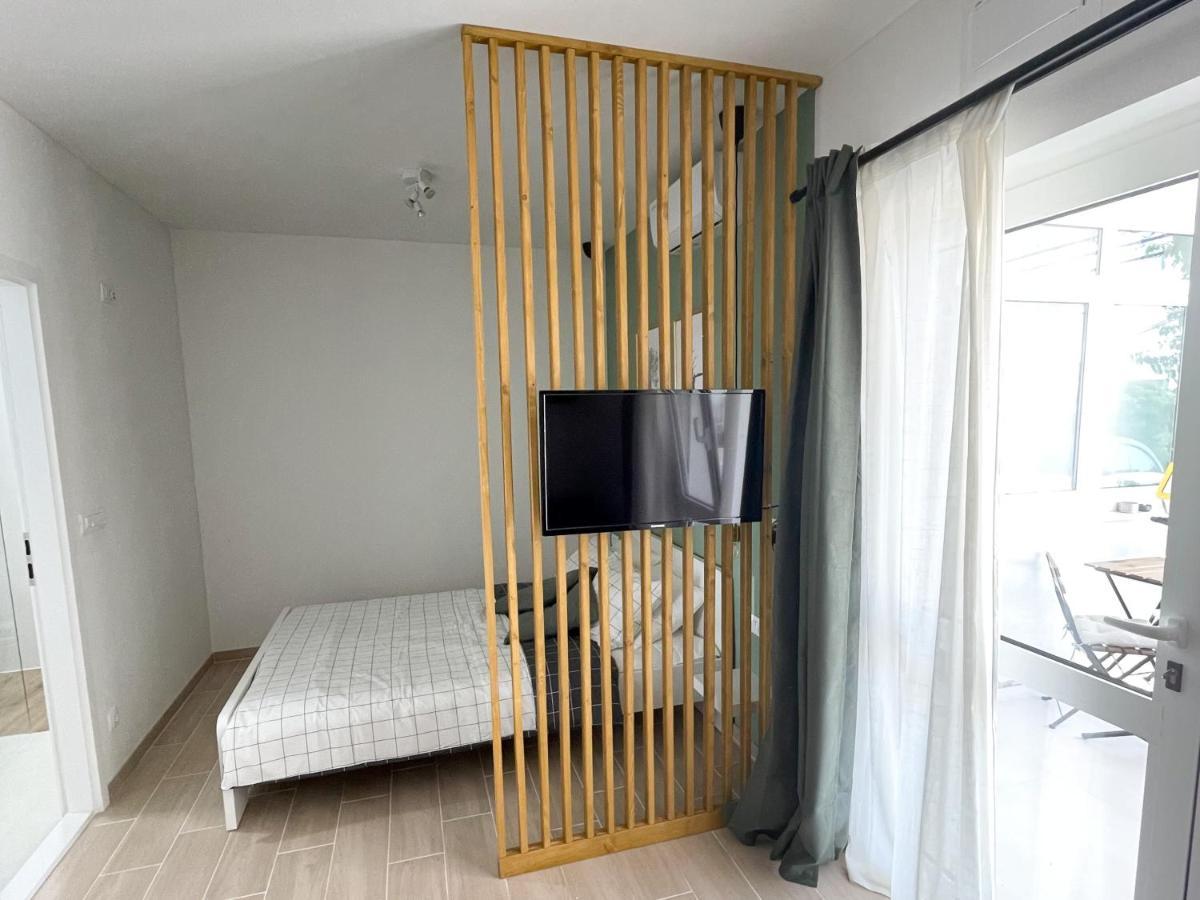 Modern Studio Overlooking Downtown ماكارسكا المظهر الخارجي الصورة