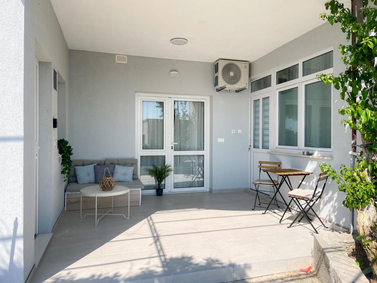 Modern Studio Overlooking Downtown ماكارسكا المظهر الخارجي الصورة
