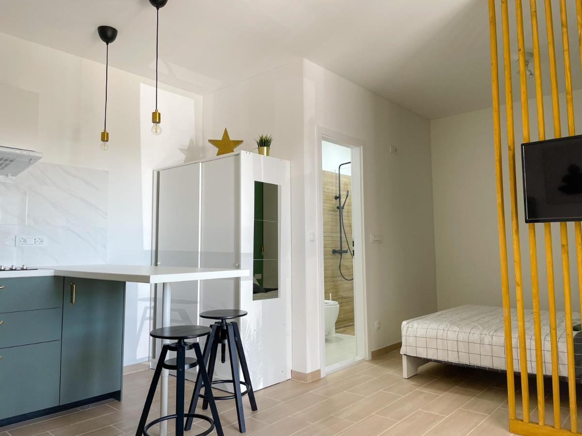 Modern Studio Overlooking Downtown ماكارسكا المظهر الخارجي الصورة