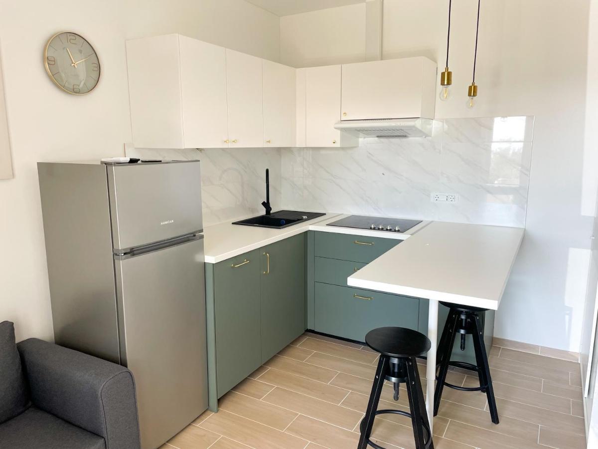 Modern Studio Overlooking Downtown ماكارسكا المظهر الخارجي الصورة